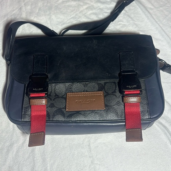 Coach Men’s Crossbody Bag in *PRISTINE* Condition - Picture 1 of 16